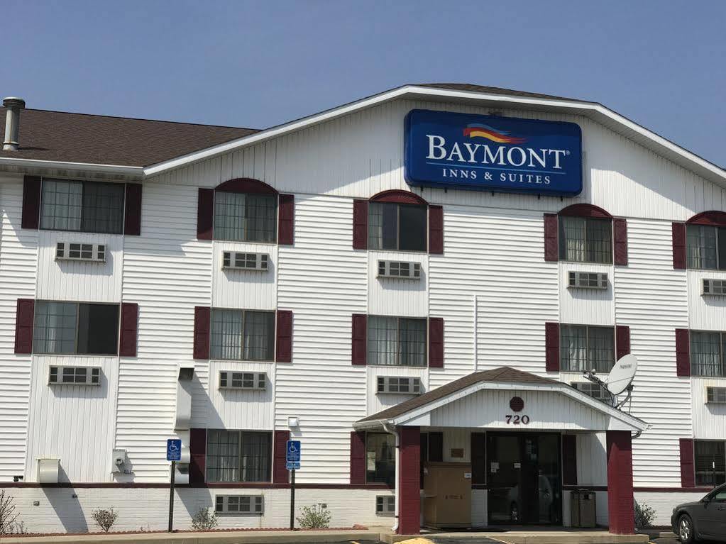 Hotel Baymont By Wyndham Cedar Rapids Exterior foto